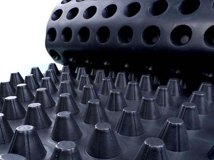 地下車庫排水板